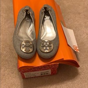 Tory Burch, light grey/silver Reva-Flannel flats